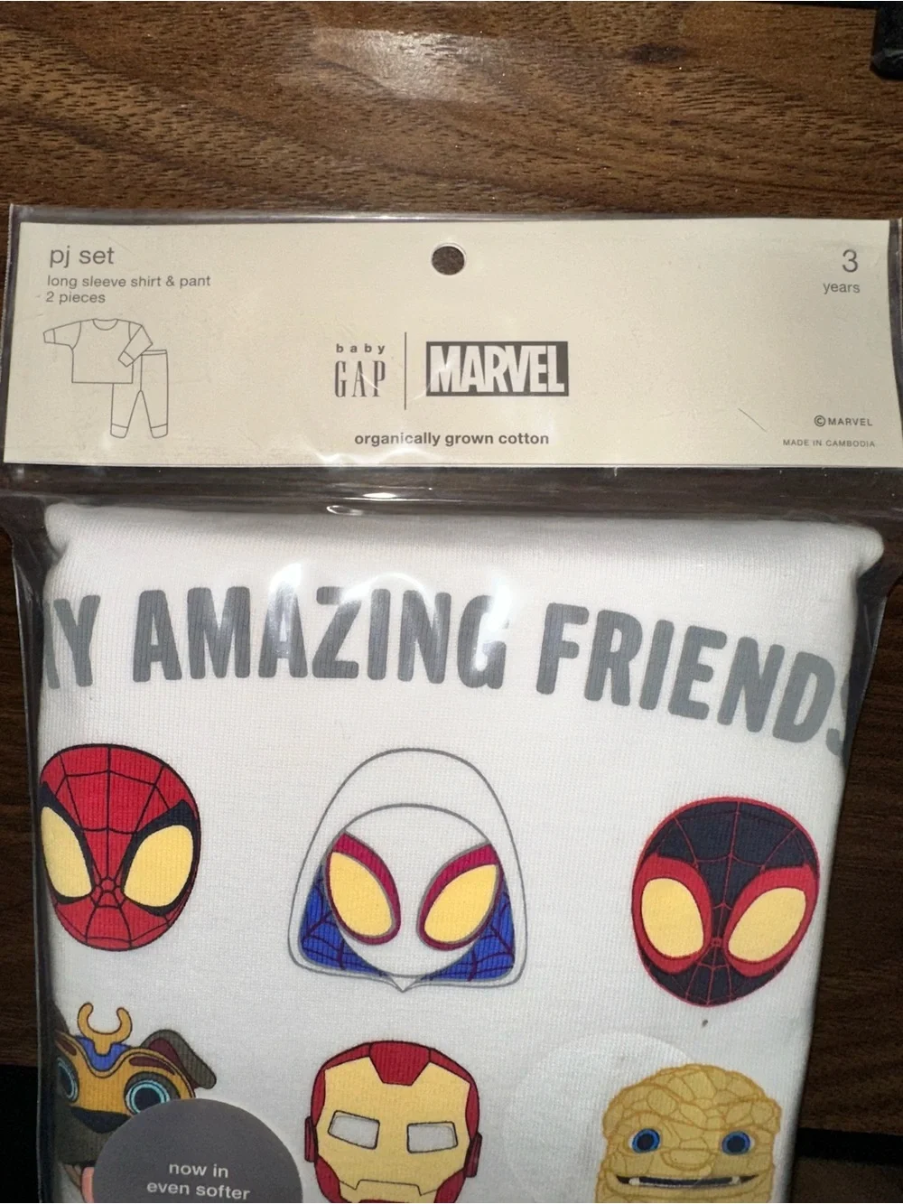 GAP White Marvel Kids Pajama Set with Multicolor Hero Faces